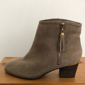 BRAND NEW Taupe colored booties
